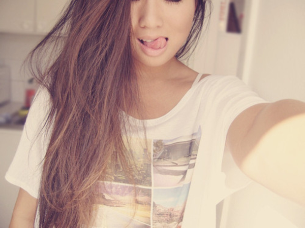 Электризуются волосы: Что делать и как спасаться