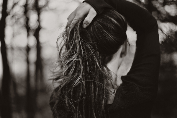 Электризуются волосы: Что делать и как спасаться