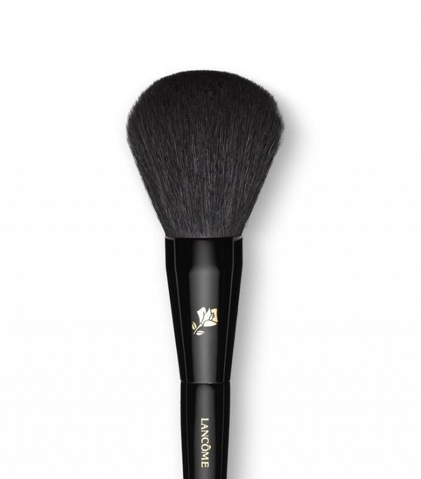 7 кистей для макияжа, которые должны быть в косметичке каждой