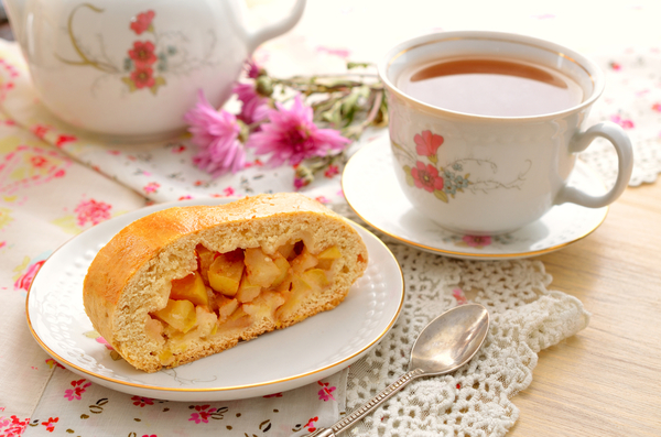 Рулет с яблоками: ТОП-5 рецептов