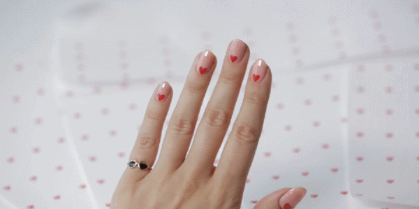 День святого Валентина: Маникюр с сердечками