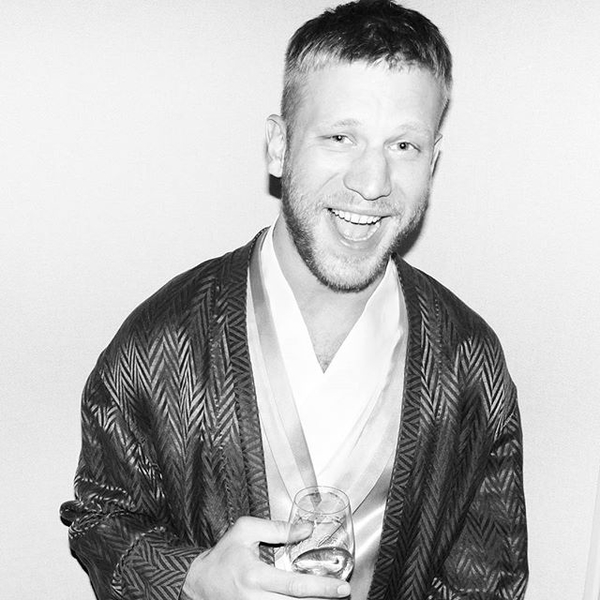 Иван Дорн показал, как расслабляется