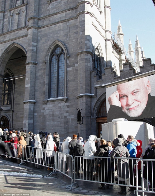 В Сеть попали фото с похорон мужа Селин Дион