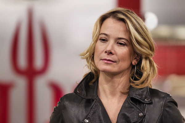 Юлия Высоцкая записала видеообращение к своим поклонникам