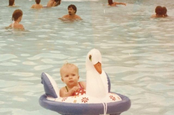 instagram.com/parishilton