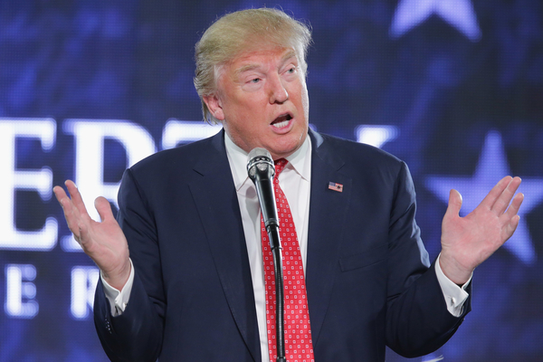 Гей-роман о Дональде Трампе стал хитом на Amazon