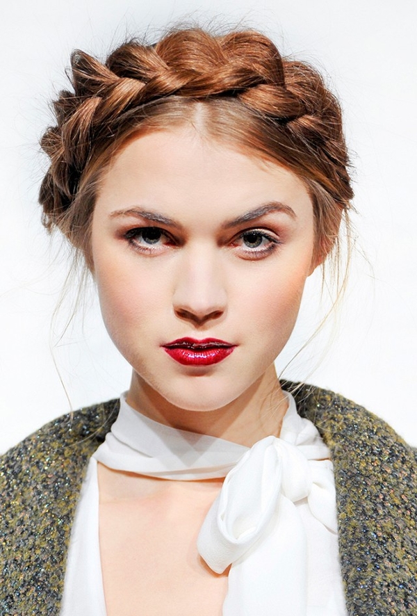 5 стильных укладок для волос "второго дня"