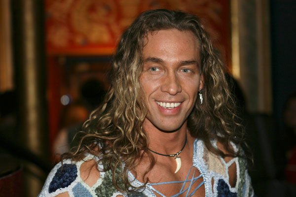 Тарзан ради пиара своего спортивного зала использовал живого краба