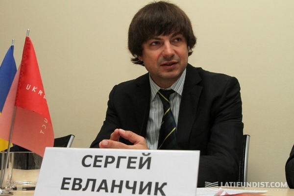 Сергей Евланчик прокомментировал заявление экс-супруги об опеке над детьми