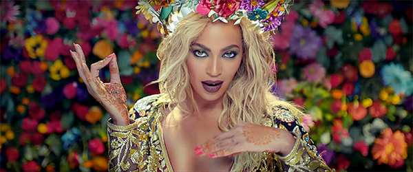 Бейонсе в образе звезды Болливуда снялась в новом клипе Coldplay