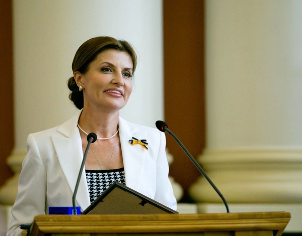 Марине Порошенко исполнилось 54: лучшие образы первой леди