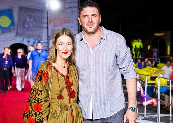 Максим Виторган и Ксения Собчак празднуют третью годовщину брака