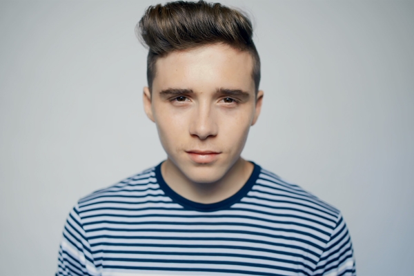 Бруклин Бекхэм снял рекламную кампанию для Burberry