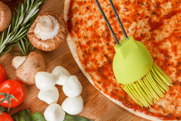 Как приготовить томатный соус для пиццы (видео)