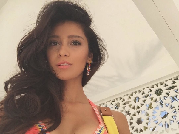 Равшана Куркова похвасталась стройной фигурой на побережье Дубай