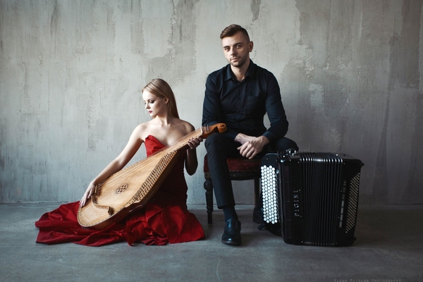 Украинские музыканты исполнили хит Скрябина на бандуре и баяне