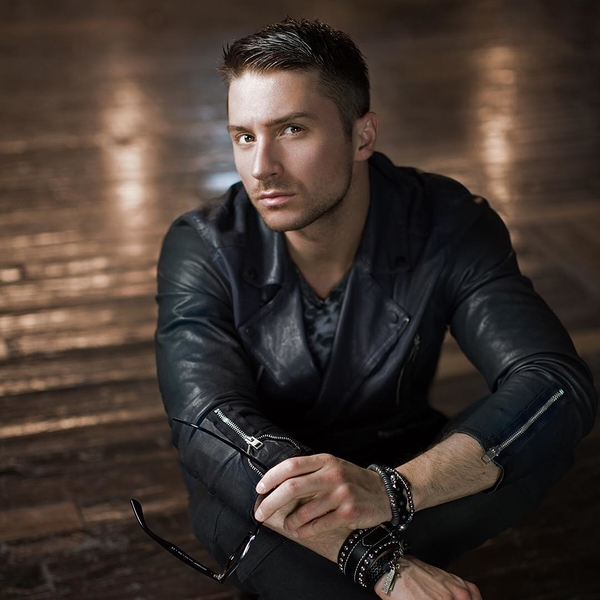 Сергей Лазарев поздравил Ани Лорак с выходом ее нового клипа