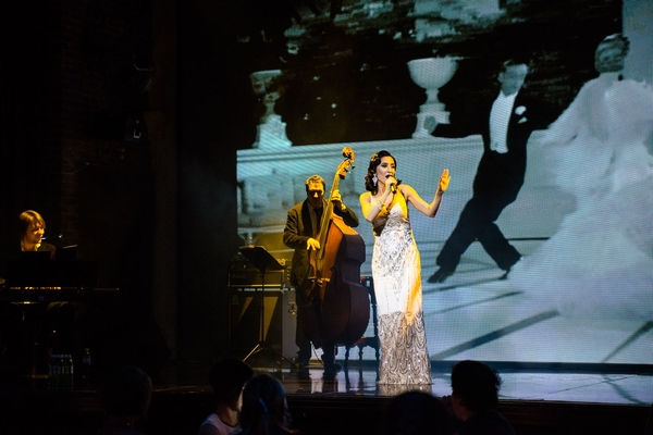 Анна Завальская представила киноконцерт Из Голливуда с любовью