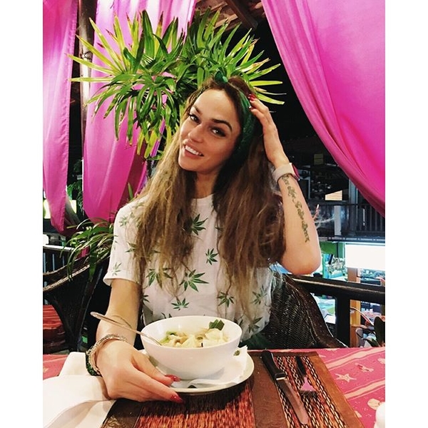 Алена Водонаева поделилась новыми фотографиями с отдыха в Таиланде