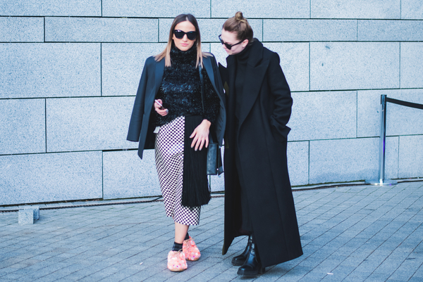 Уличный стиль: модницы-подружки на MBKFD