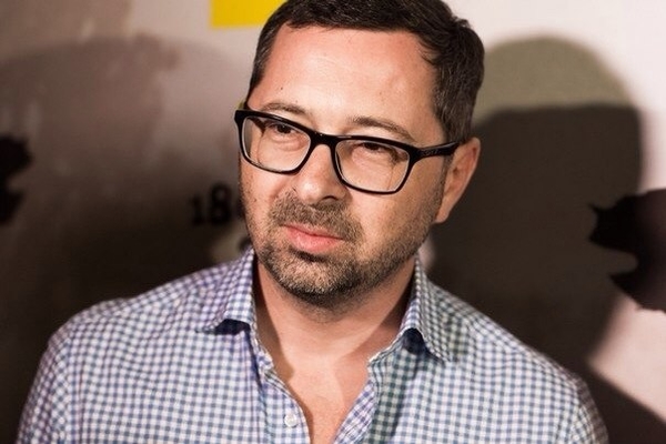 Лидер группы Дискотека Авария показал новорожденную дочь