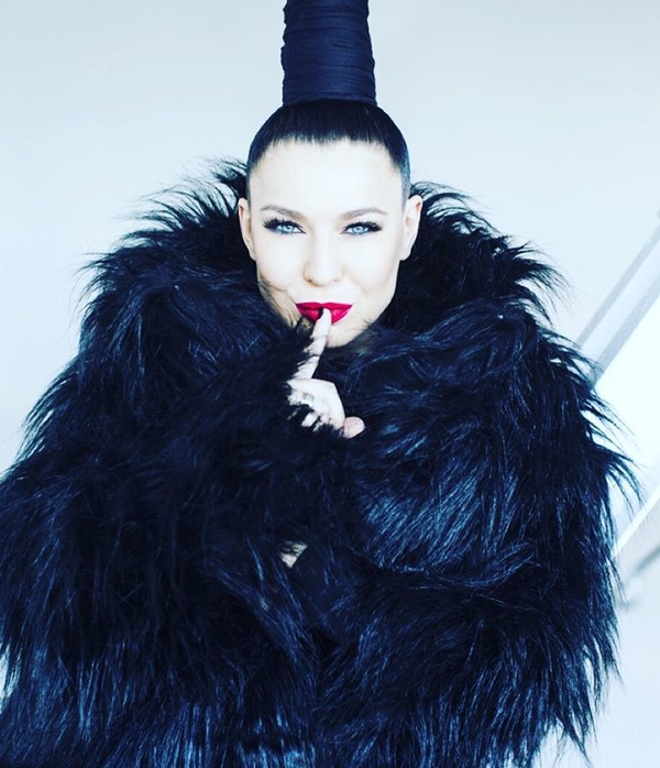 Певица Елка уволила мужа и бросила его – СМИ