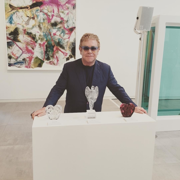 Элтон Джон принял участие в автомобильном караоке-шоу