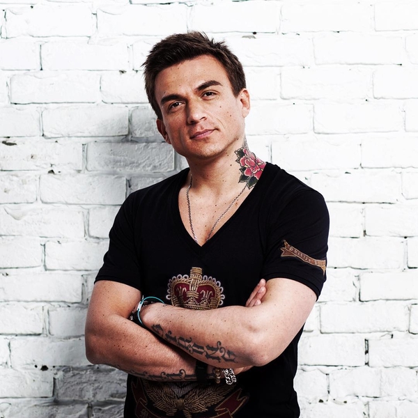 Влад Топалов похвастался новой фамилией своей жены