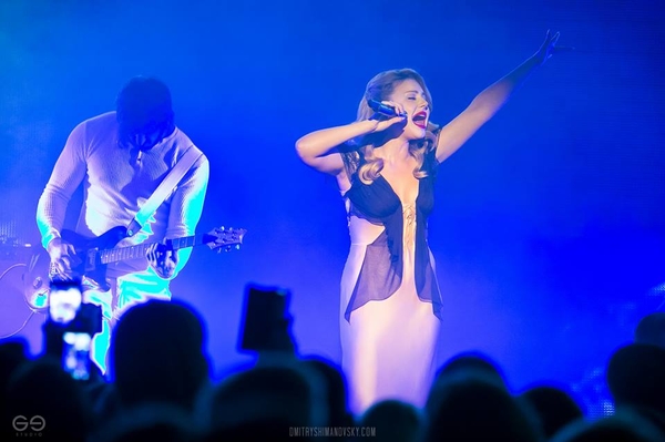 Концерт Тины Кароль в Минске транслировали в прямом эфире