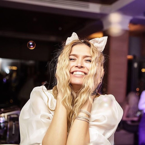 С верой в будущее: Брежнева показала, как нужно встречать весну