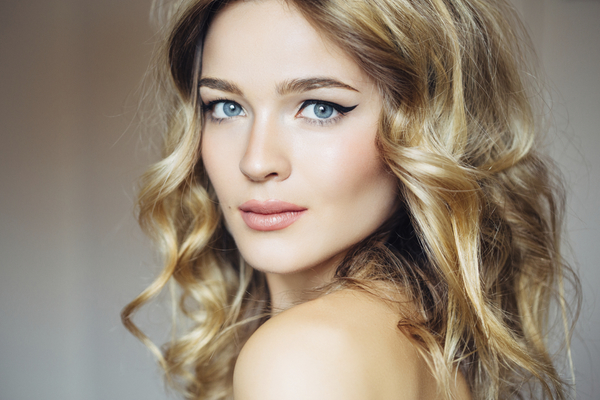 Как правильно подобрать тональный крем для жирной кожи