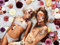 Секс – это праздник, его не должны банить: откровенные фото блогеров