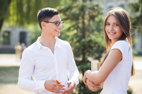 Быка за рога, или хитрости женского флирта