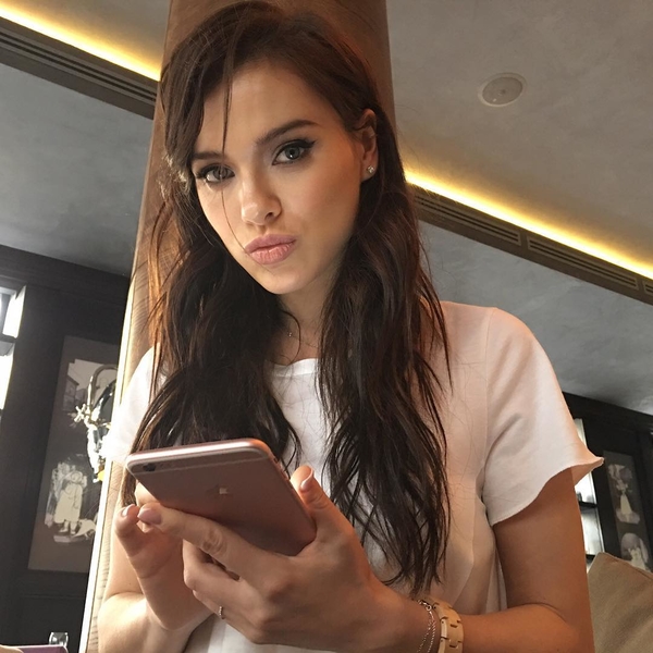 Елена Темникова презентовала новый клип о ревности