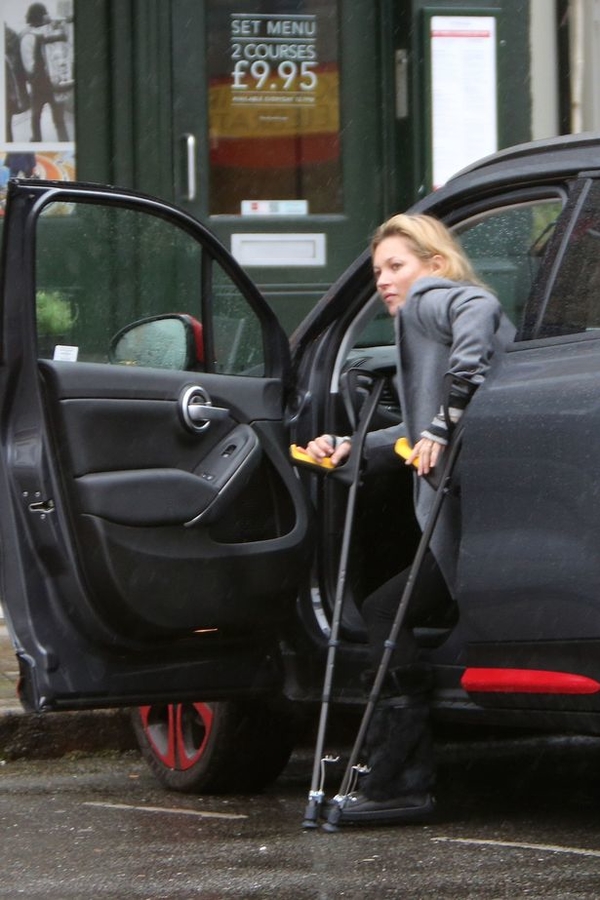 Кейт Мосс сильно травмировалась во время отдыха в Швейцарии