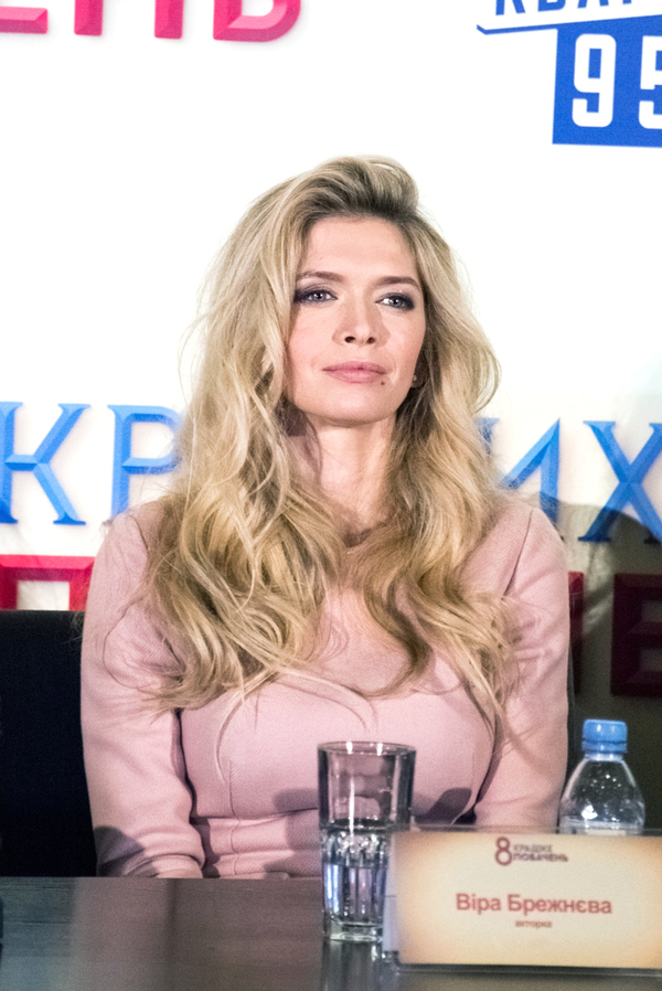 Beauty-образ дня: Вера Брежнева