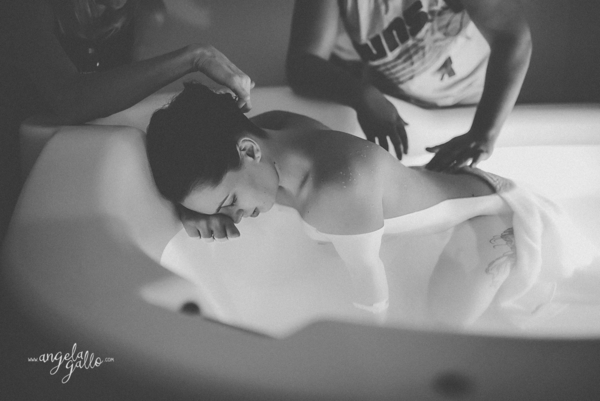 Роды без прикрас: натуралистичный фотопроект