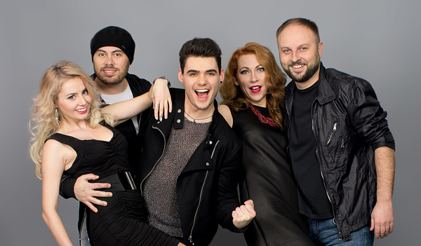 Экс-соперники по шоу X-фактор 5 объединились ради мюзикла