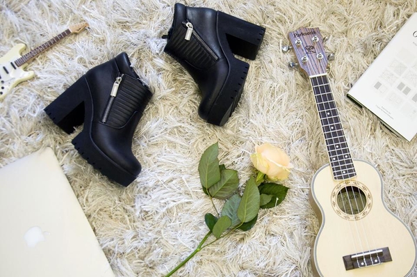 Вещь дня: ботильоны на грубой платформе