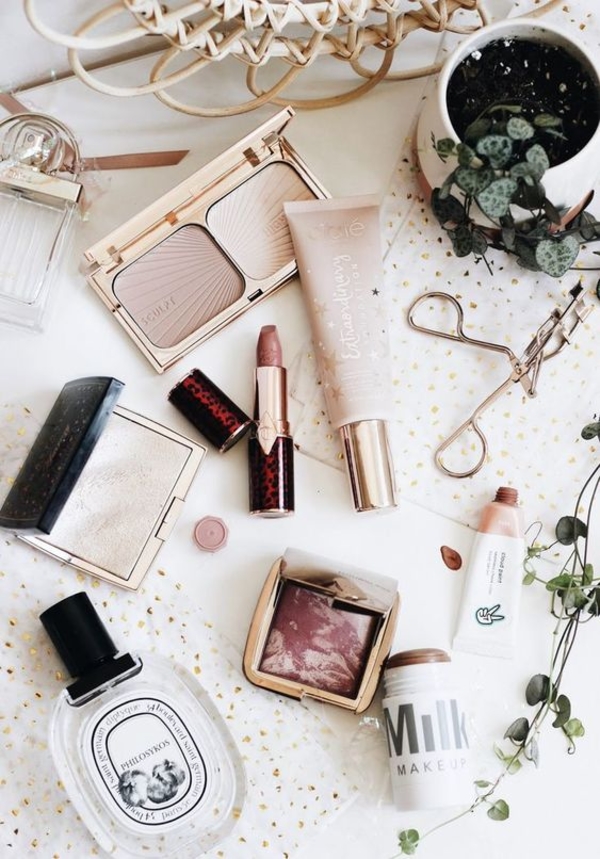 Что подарить маме на 8 марта: 15 интересных идей