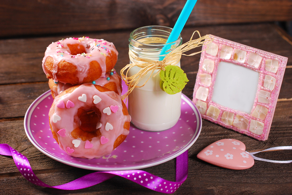 Как приготовить пончики с кремом (видео)