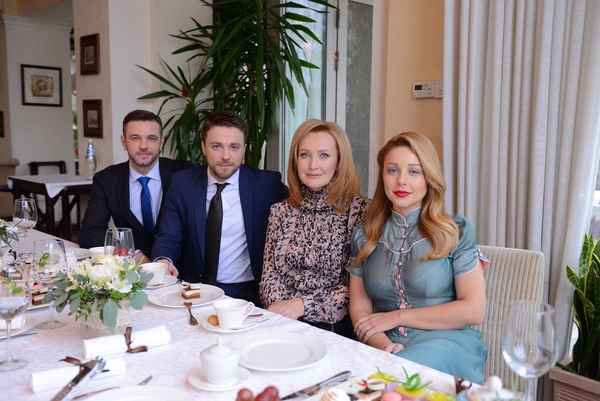 Тина Кароль встретилась с актерами сериала Хозяйка за чашкой чая