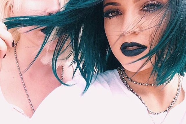 instagram.com/kyliejenner