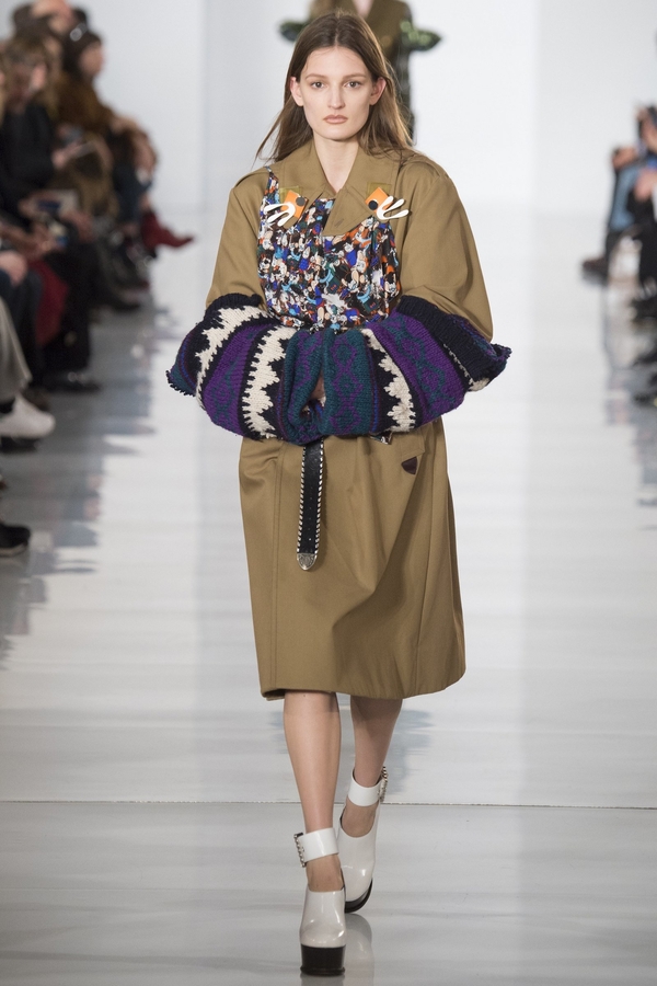 Игра фактур и практичность: все, что нужно знать о показе Maison Margiela