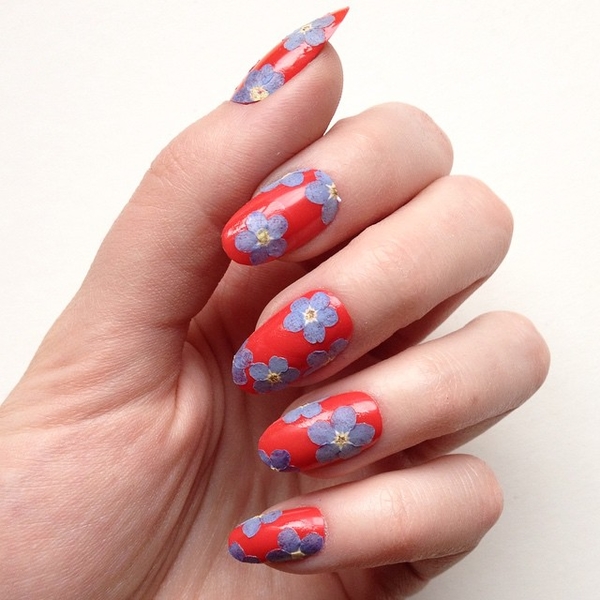 Маникюр на 8 марта: три стильные идеи на все случаи