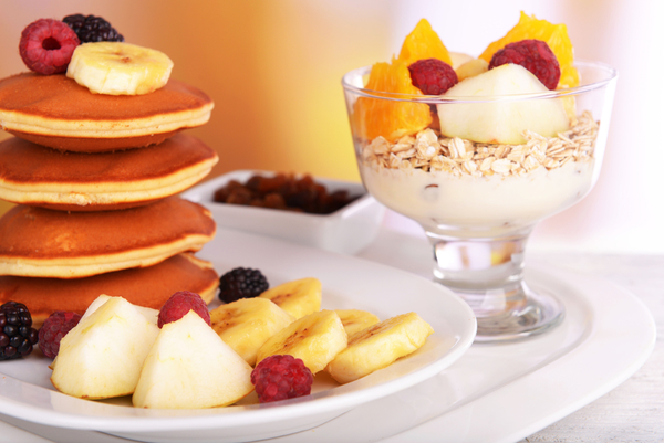 Апельсиновые оладьи: Три рецепта для завтрака