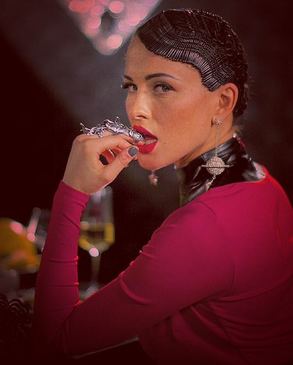 Даша Астафьева: Свой первый бюстгальтер я надела в 11 классе