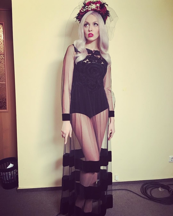 Оля Полякова похвасталась заплесневелым сыром