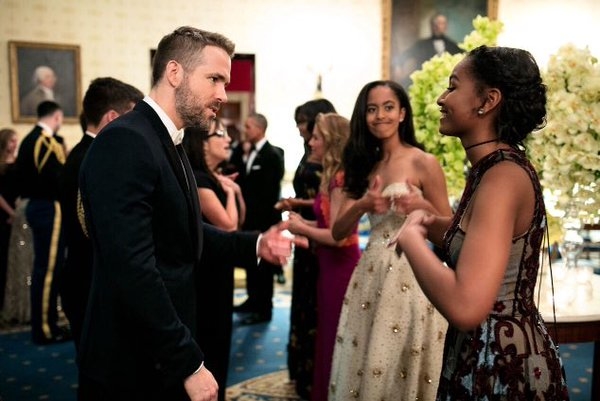 Реакция дочек Обамы на Райана Рейнольдса "взорвала" Сеть