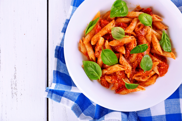 Что приготовить в пост: три рецепта макарон в томатном соусе